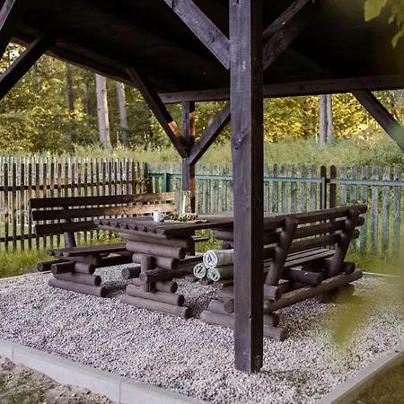 Lesniczowka Golebia Gora 아파트 Unichowo